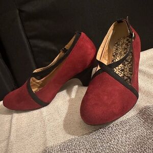 Elegant Red Suede Women's Shoes size 8
